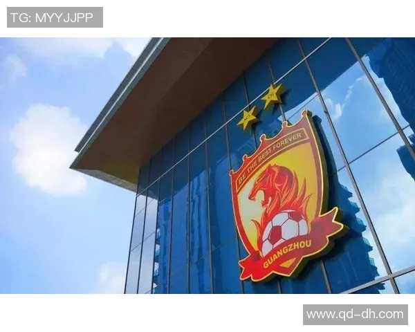 广州足球队荣登足球配合排行榜第二名展现团队实力与默契 广州足球队荣登足球配合排行榜第二名展现团队实力与默契