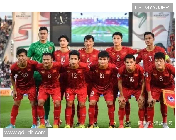 杭州足球队的力量变革引发热议探索新阶段的崛起与挑战 杭州足球队的力量变革引发热议探索新阶段的崛起与挑战